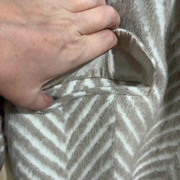 NWT Peserico Oversized Herringbone Coat in White & Brown, US Size 10, IT 46 - Picture 5 of 14